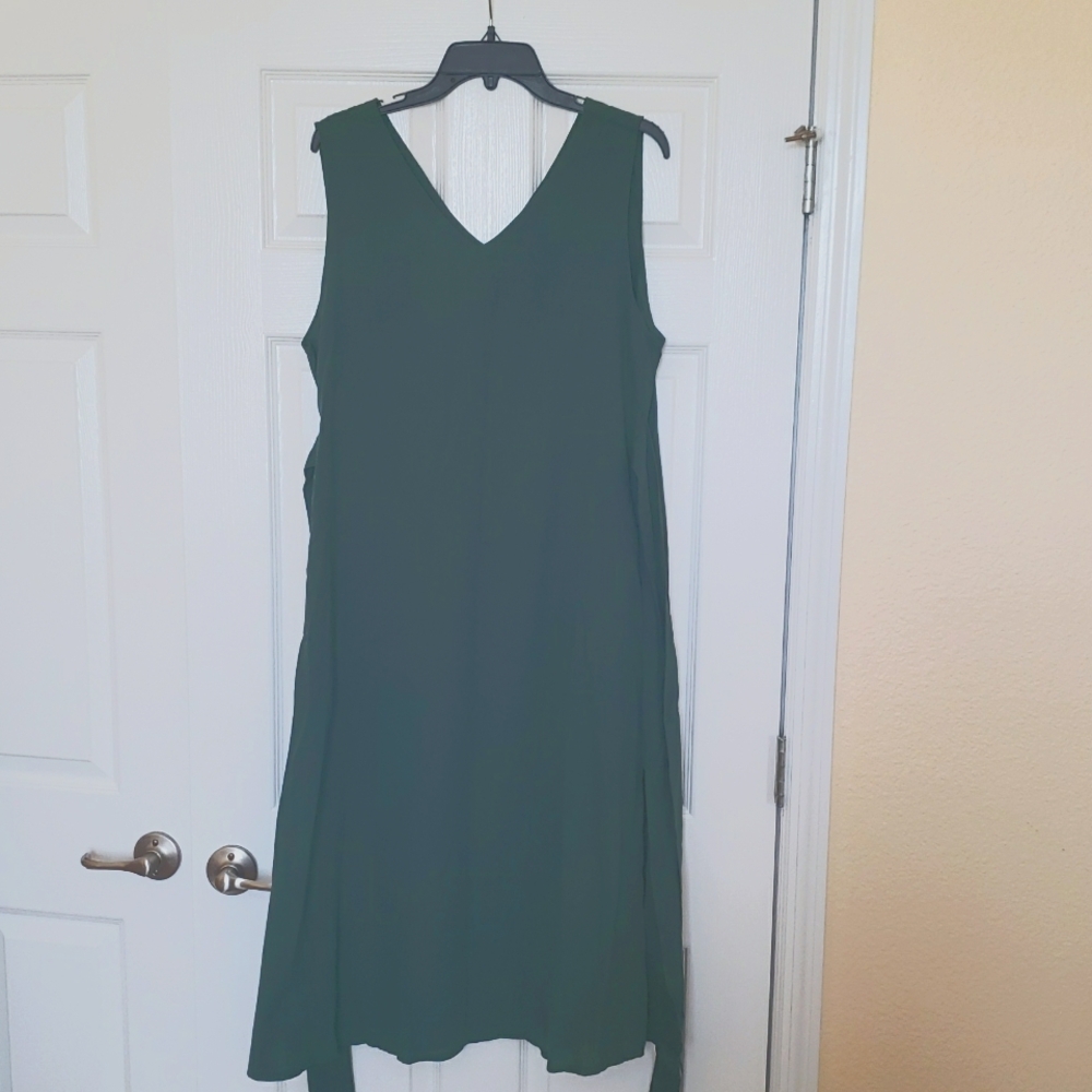 Elegant Green Sleeveless Dress, donating 9/14